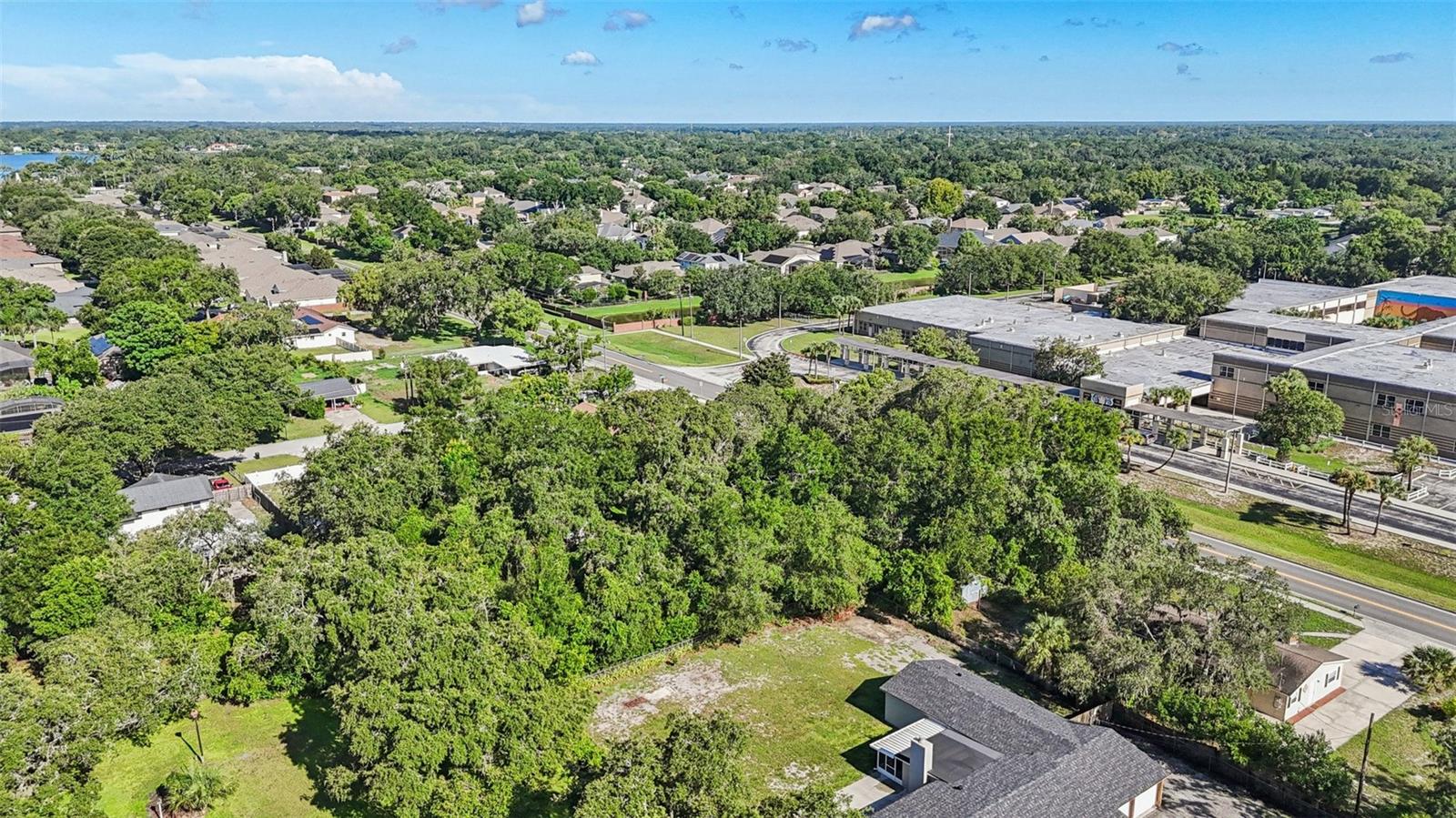 MC NEILS ORANGE VILLA - Residential