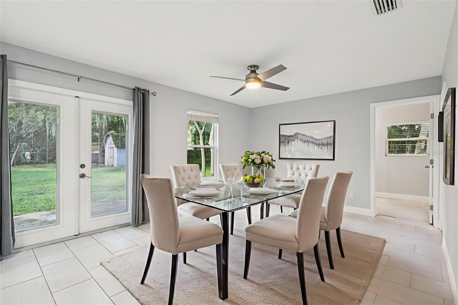 MC NEILS ORANGE VILLA - Residential