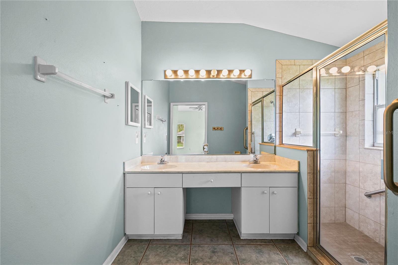 LAUREL LAKE CONDO - Residential