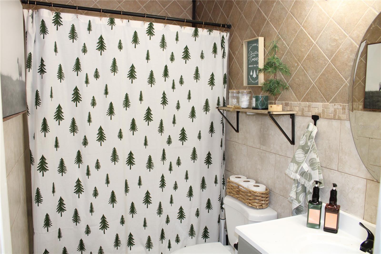 RIDGEWOOD GROVES - Residential