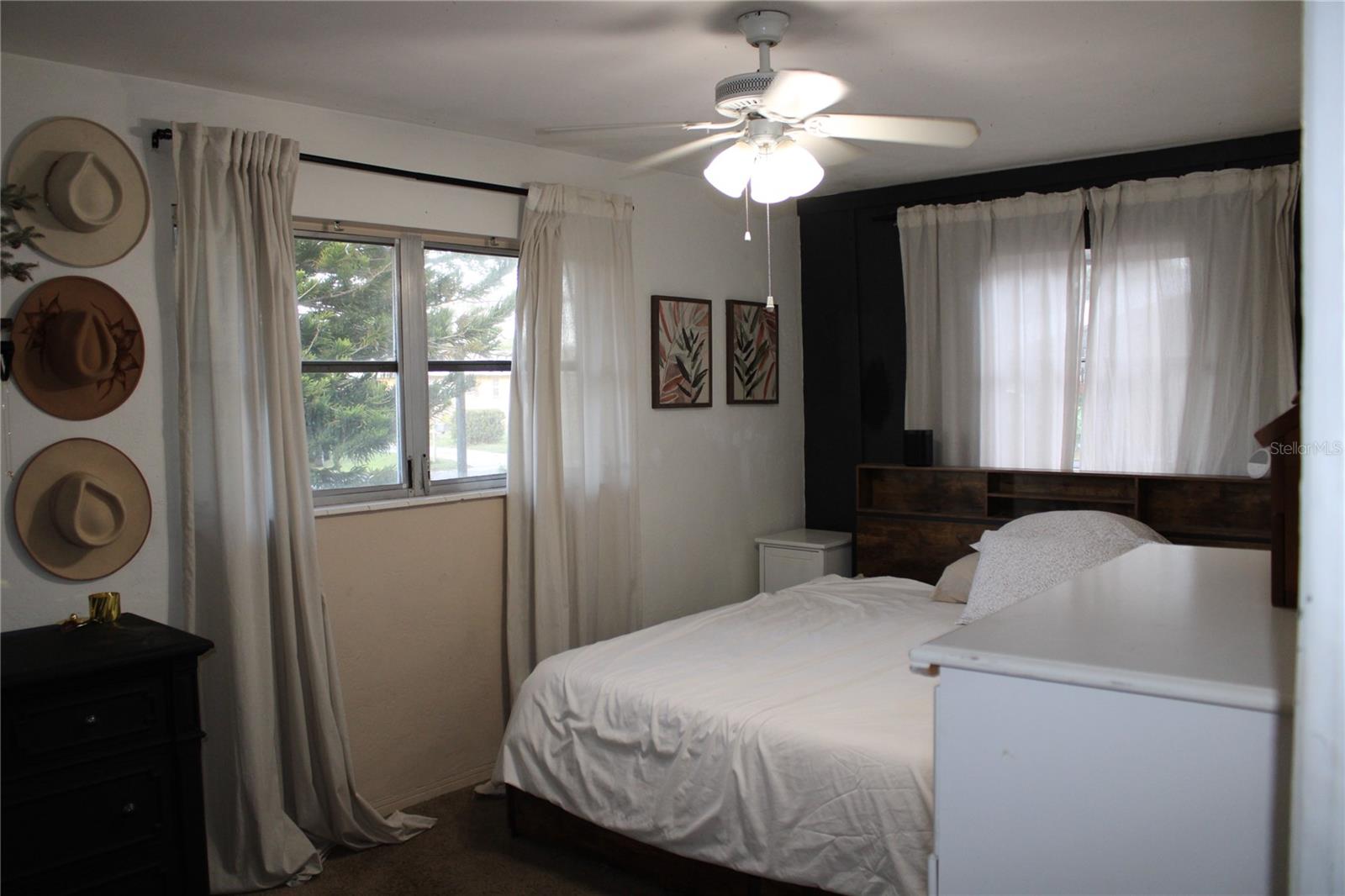 RIDGEWOOD GROVES - Residential