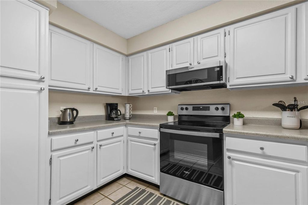 Photo of 13917 Fairway Island Drive #922, Orlando, FL 32837 (MLS # O6391829)