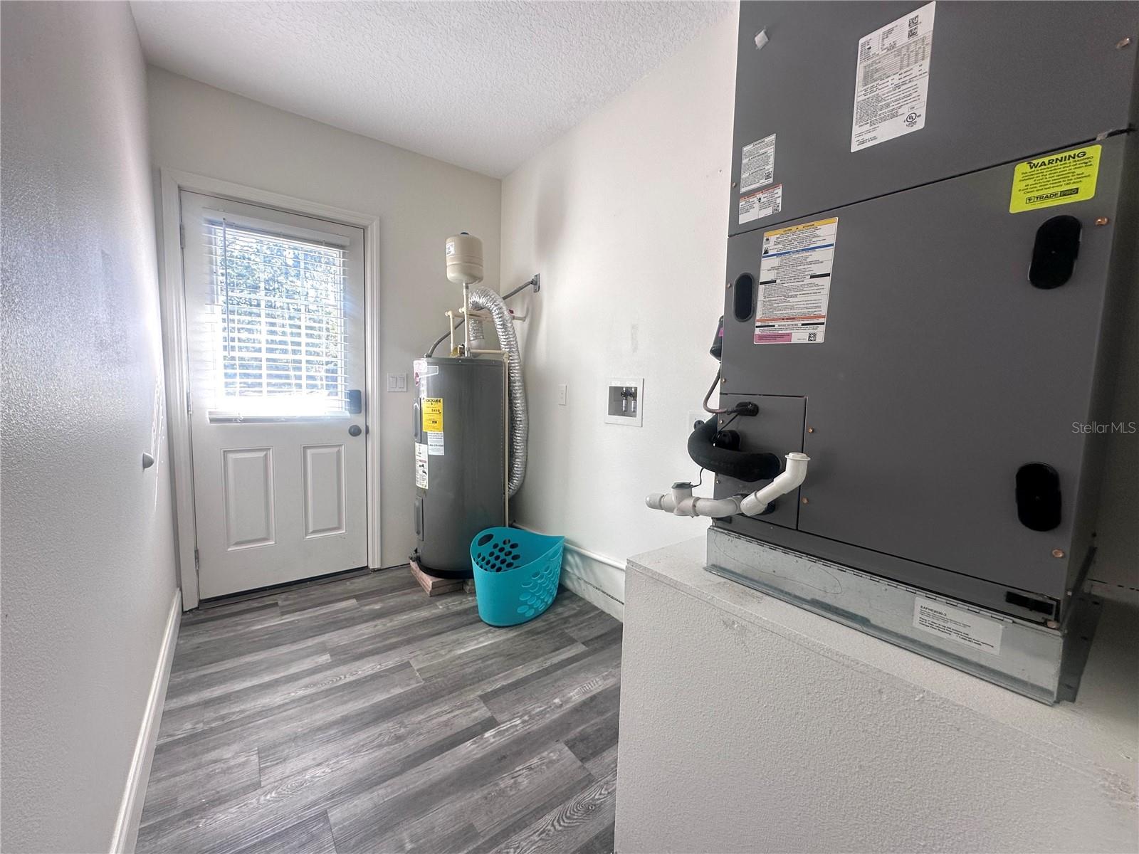 EDGEWATER COUNTRY ESTATES - Residential