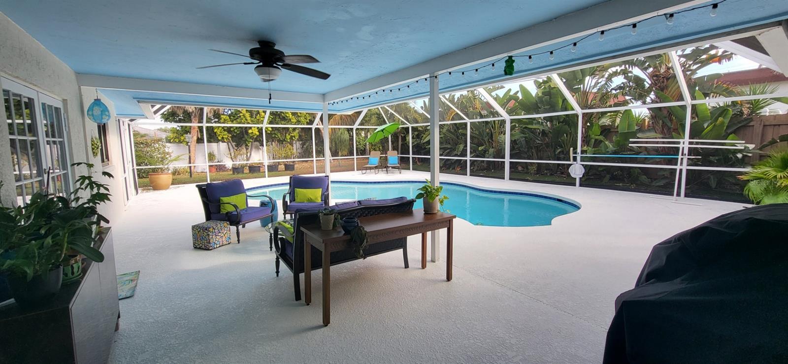 VILLAGE GREEN CLUB ESTATES UNIT B - Residential