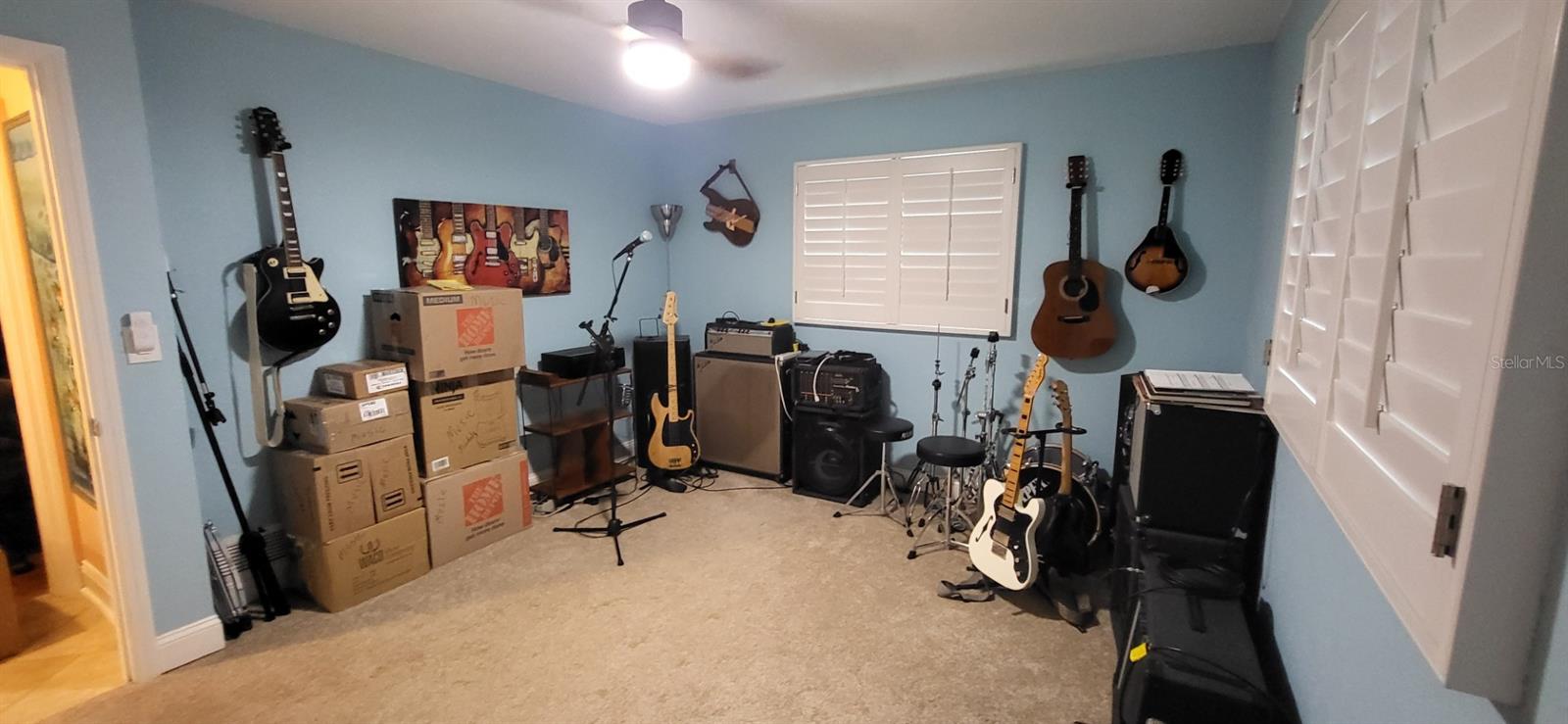 VILLAGE GREEN CLUB ESTATES UNIT B - Residential