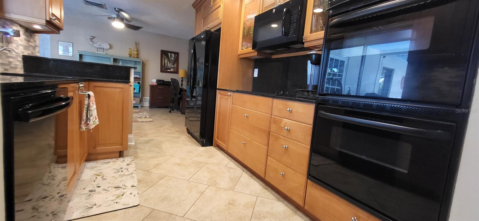 VILLAGE GREEN CLUB ESTATES UNIT B - Residential