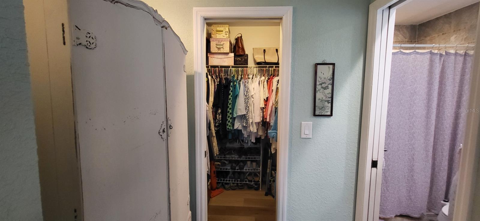 VILLAGE GREEN CLUB ESTATES UNIT B - Residential