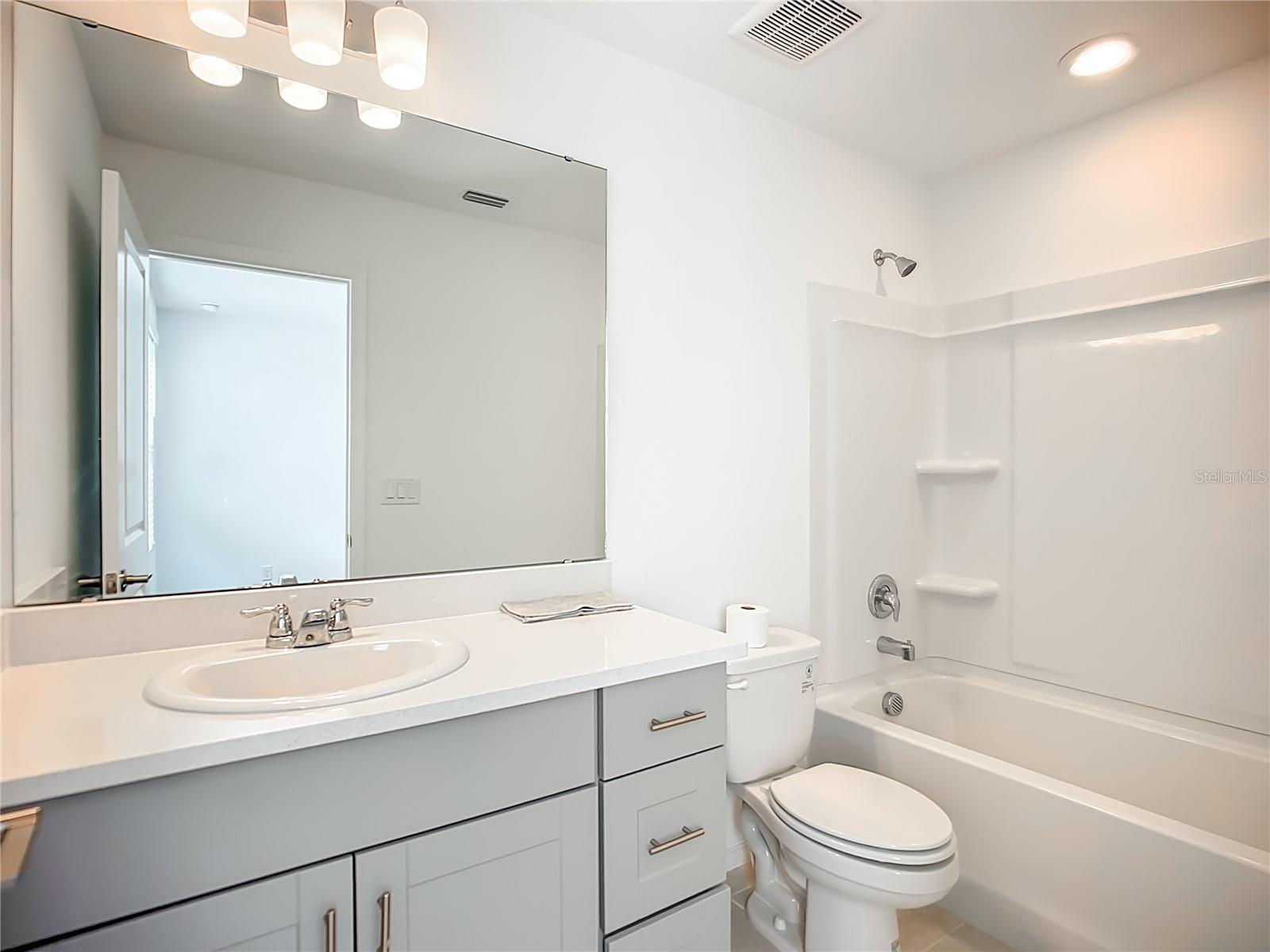 TWNHMS/AZARIO - Residential Lease