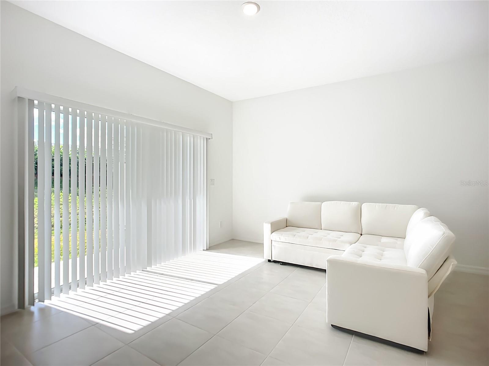 TWNHMS/AZARIO - Residential Lease