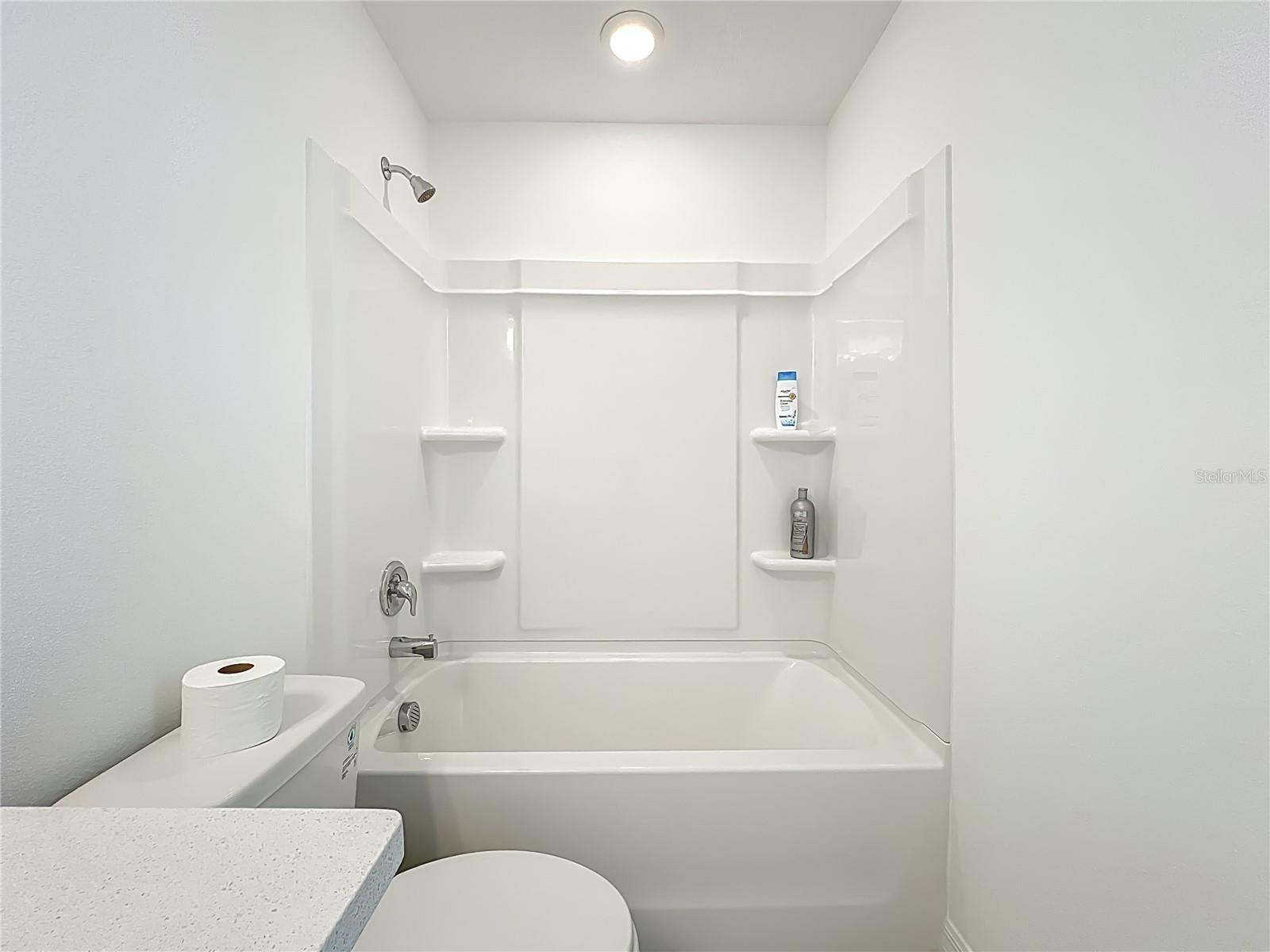 TWNHMS/AZARIO - Residential Lease