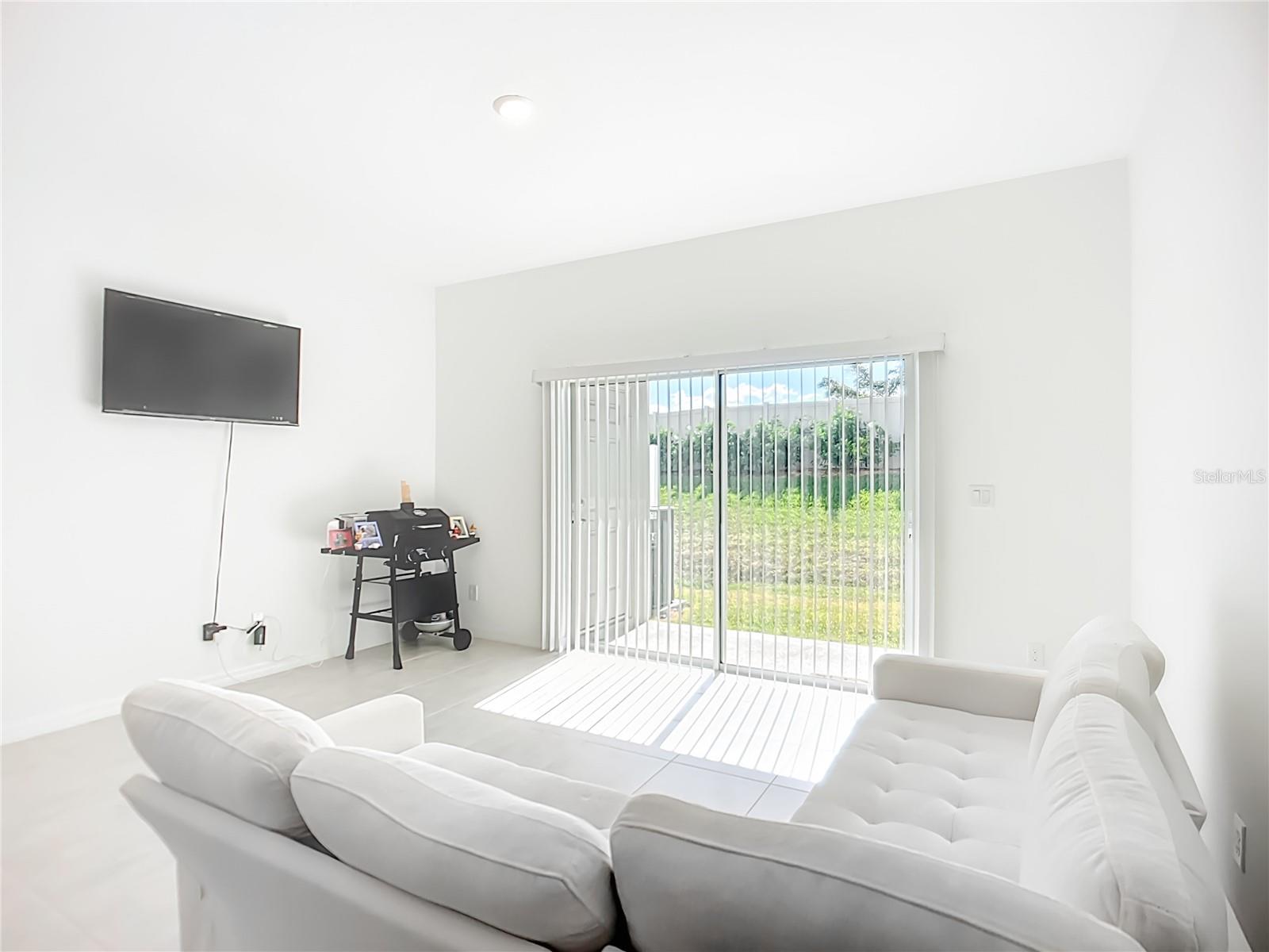 TWNHMS/AZARIO - Residential Lease