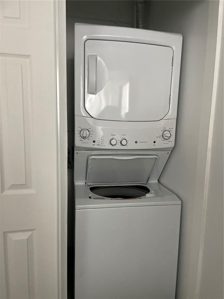 LAKESHORE CLUB - Residential