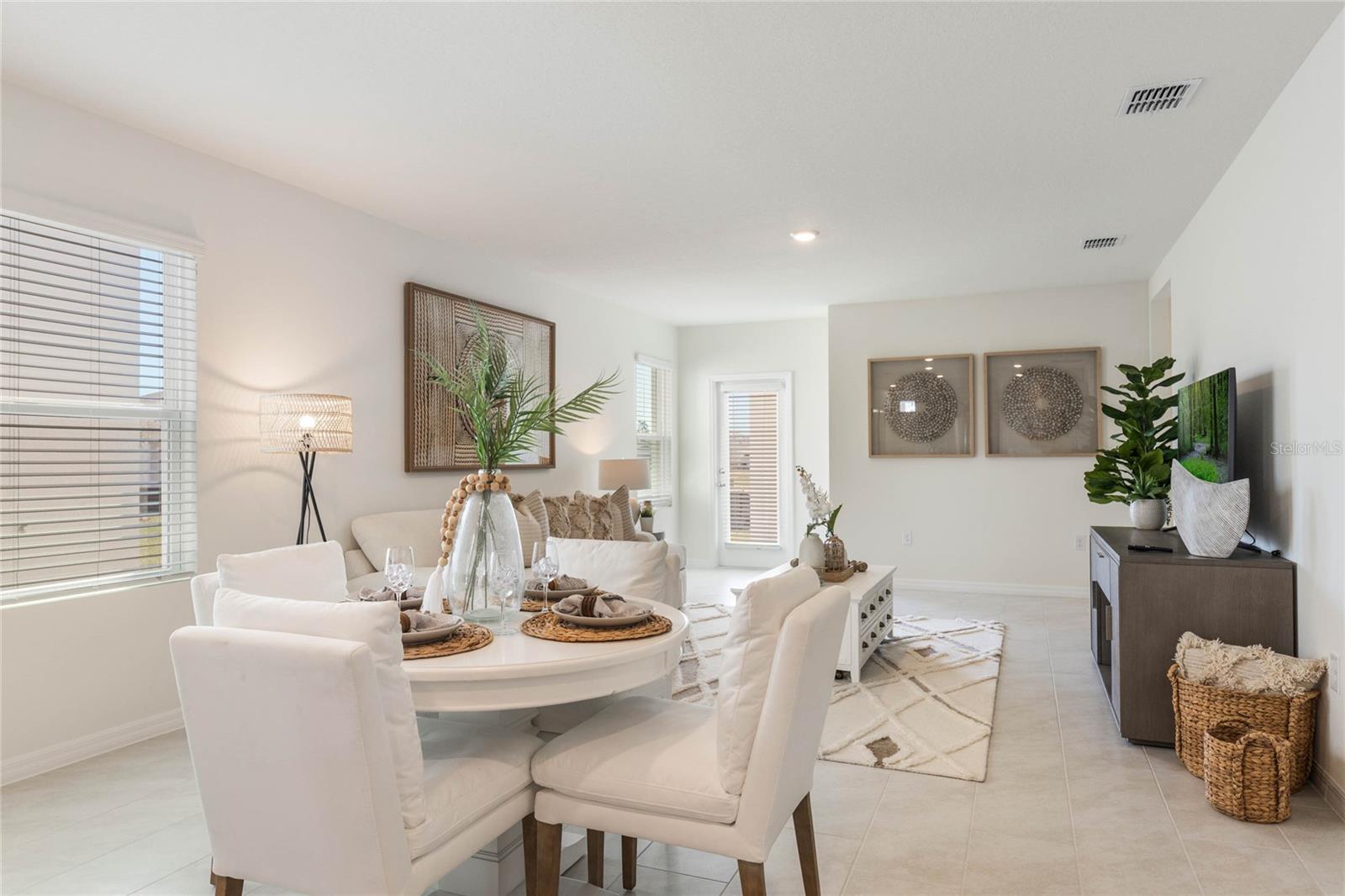 MAGNOLIA POINTE PHASE 1 - Residential