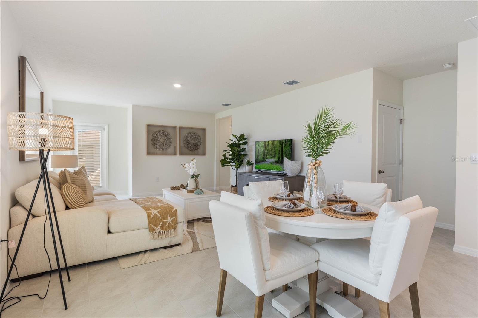 MAGNOLIA POINTE PHASE 1 - Residential