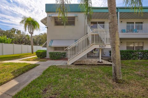 Condominium in ST PETERSBURG FL 5217 81ST STREET.jpg