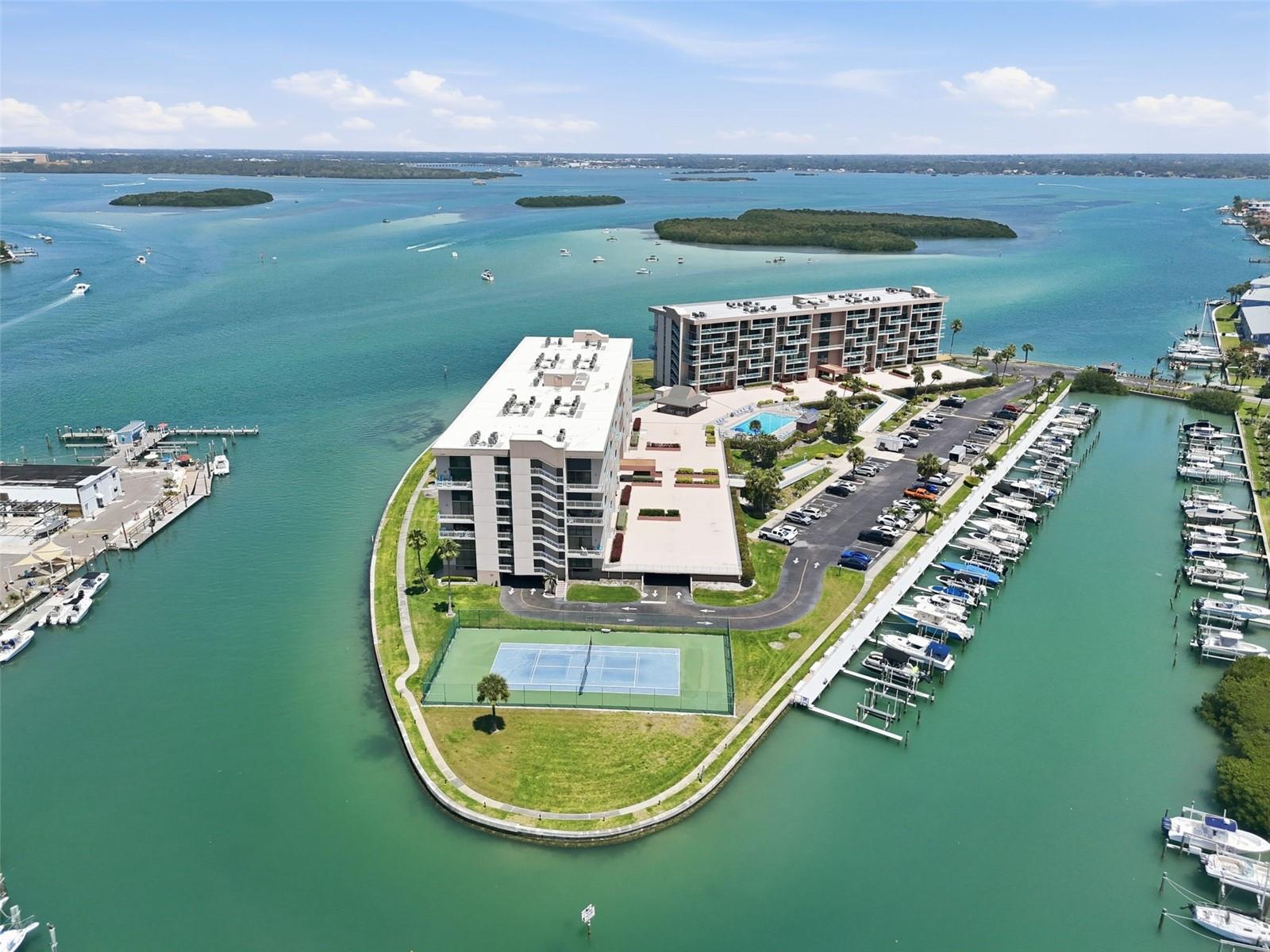 KEY CAPRI CONDO - Residential