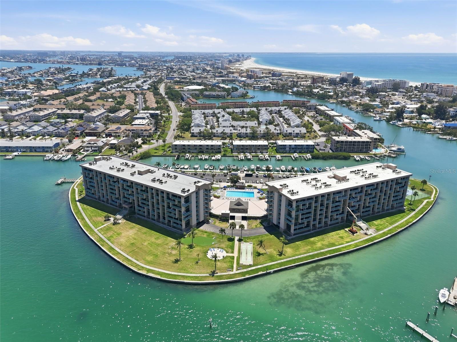 KEY CAPRI CONDO - Residential