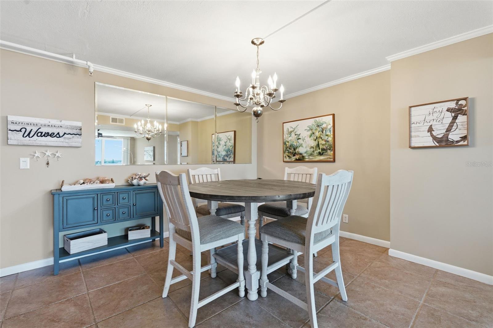 KEY CAPRI CONDO - Residential