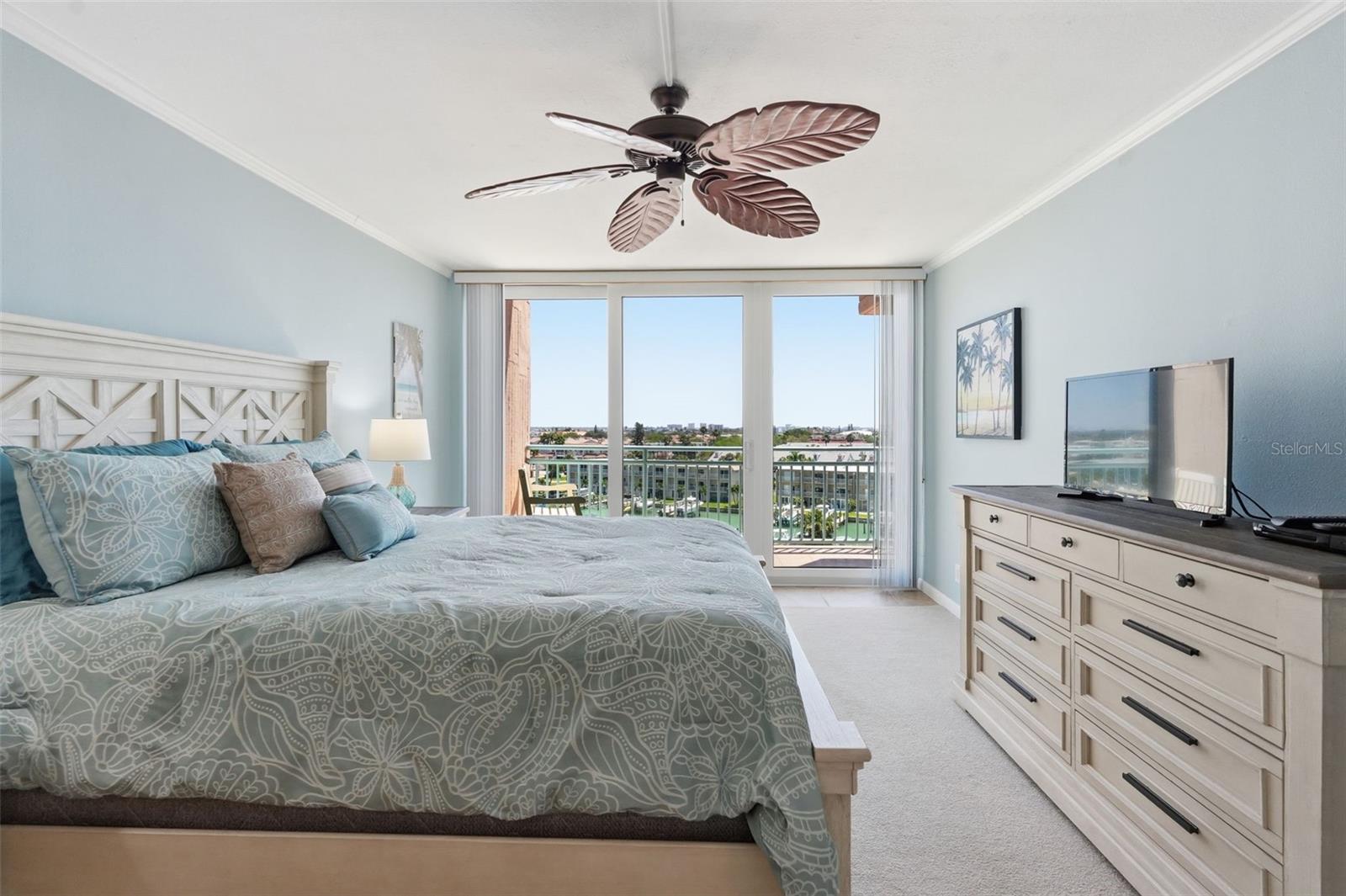 KEY CAPRI CONDO - Residential