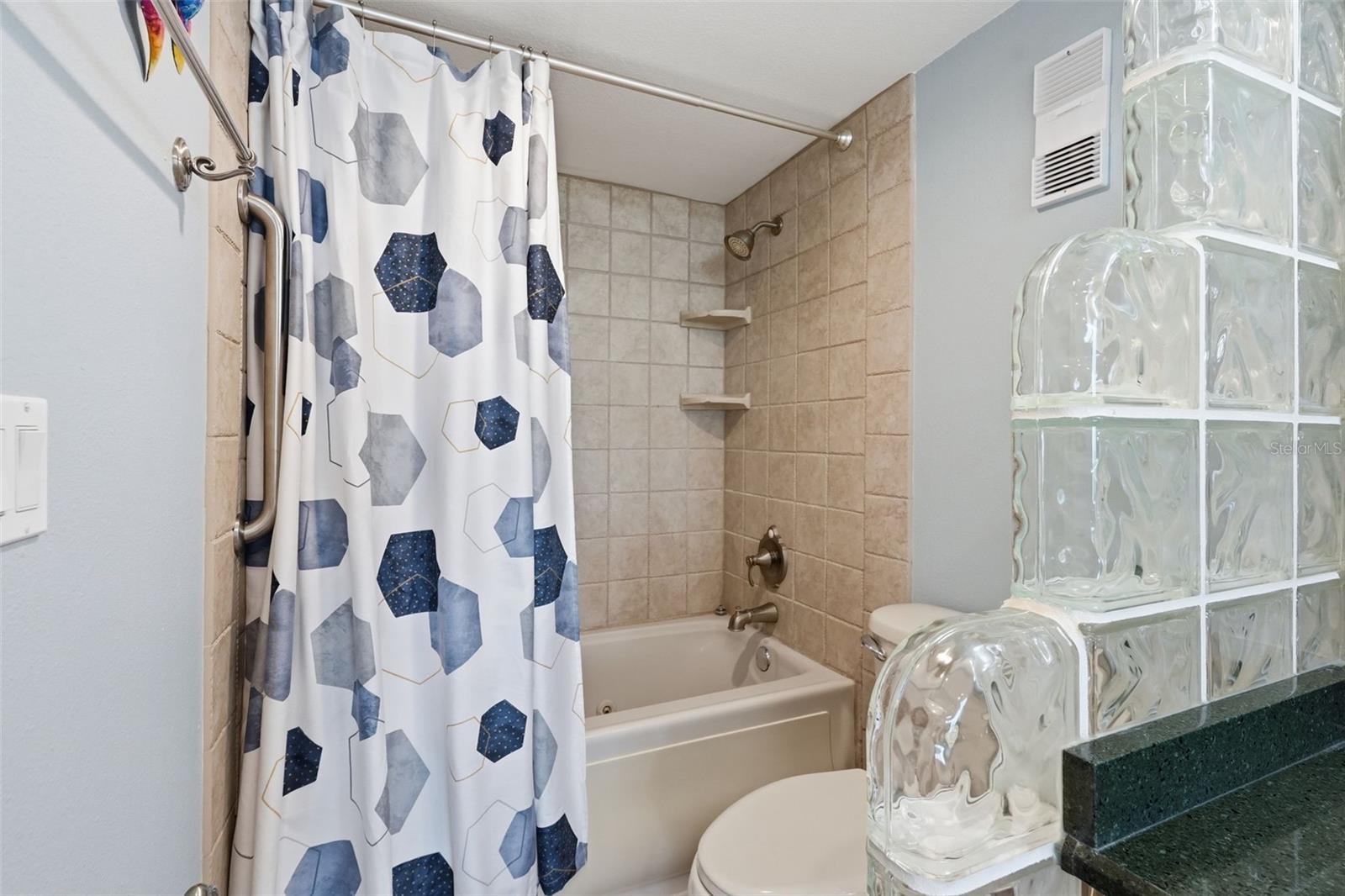 KEY CAPRI CONDO - Residential