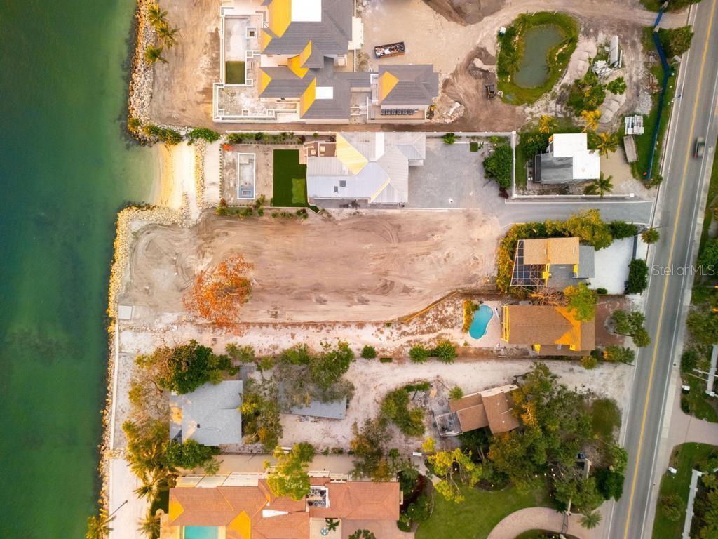 SIESTA REV OF - Land