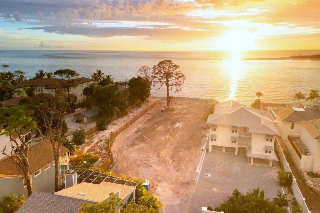 SIESTA REV OF - Land