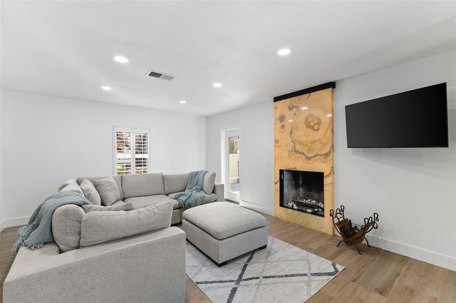 PASADENA ON THE GULF SEC C - Residential Lease