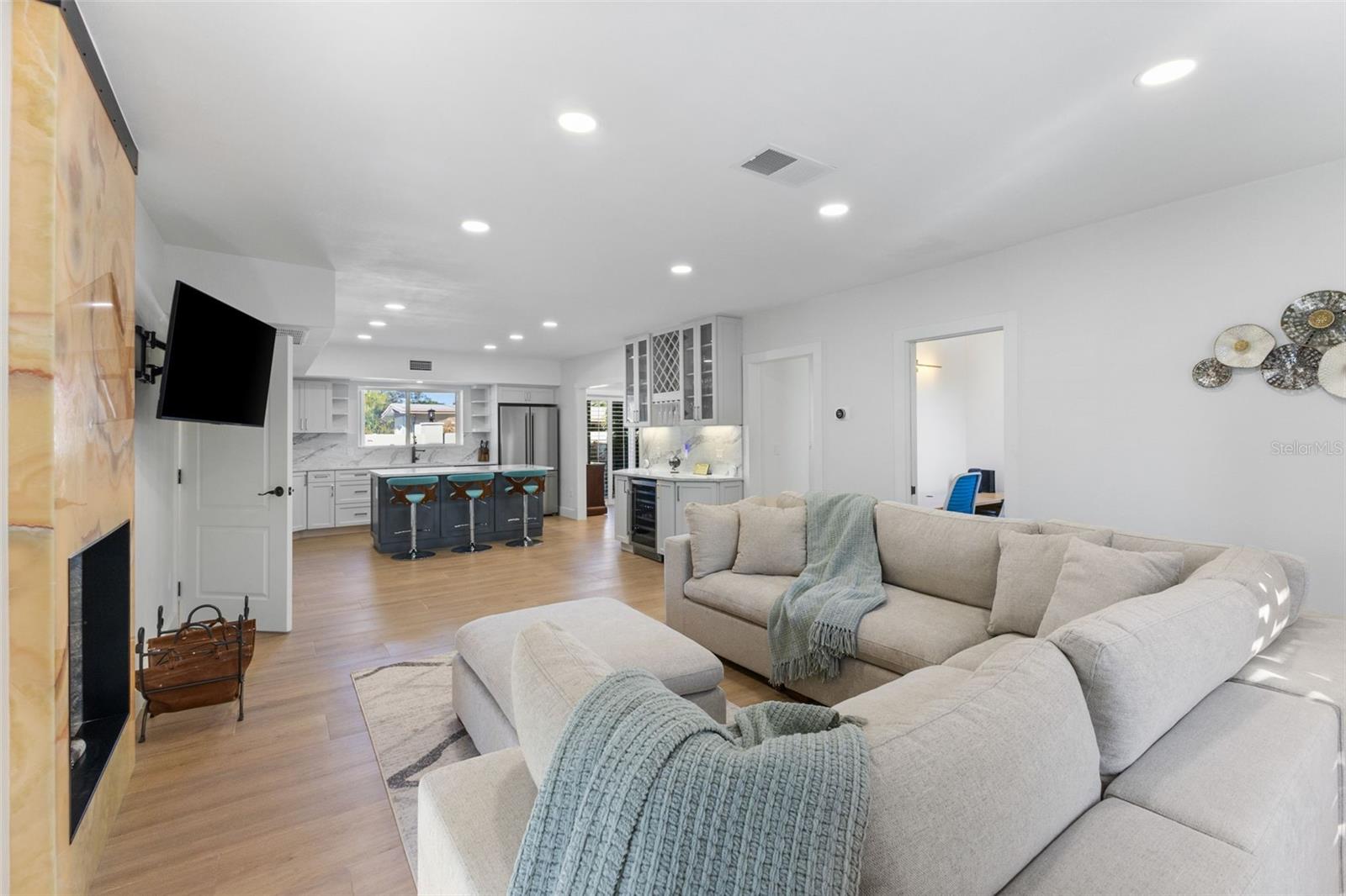 PASADENA ON THE GULF SEC C - Residential Lease