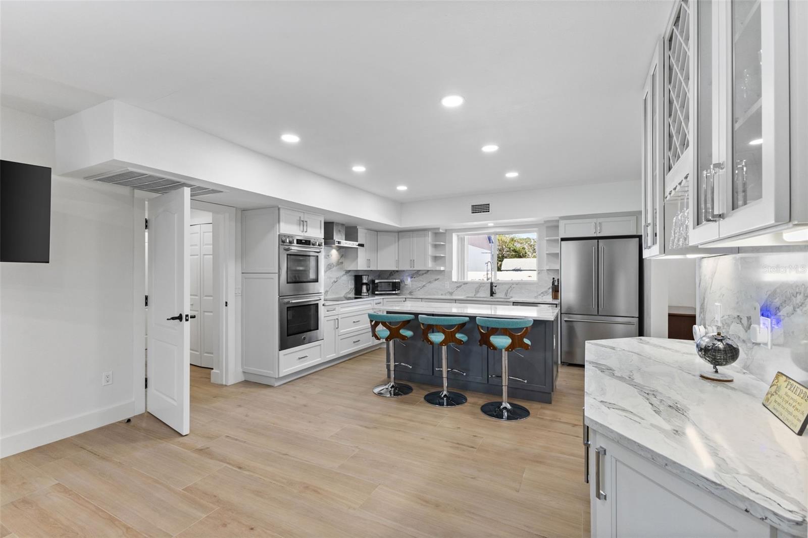 PASADENA ON THE GULF SEC C - Residential Lease