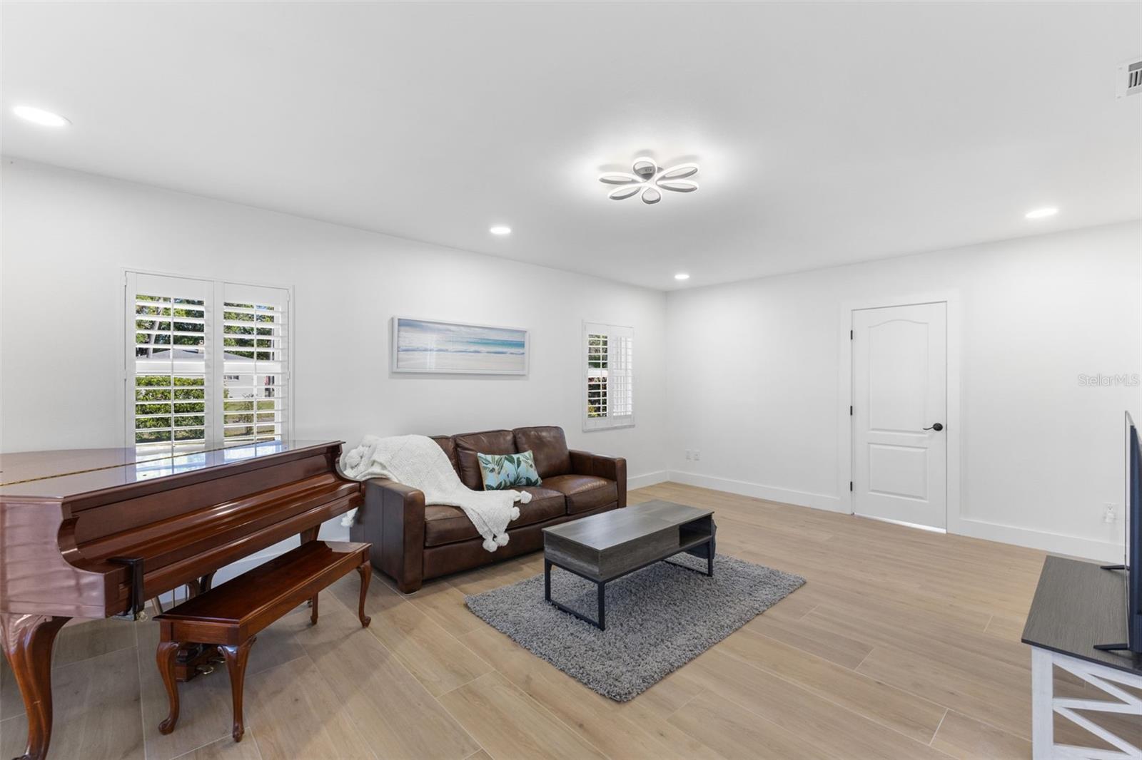 PASADENA ON THE GULF SEC C - Residential Lease