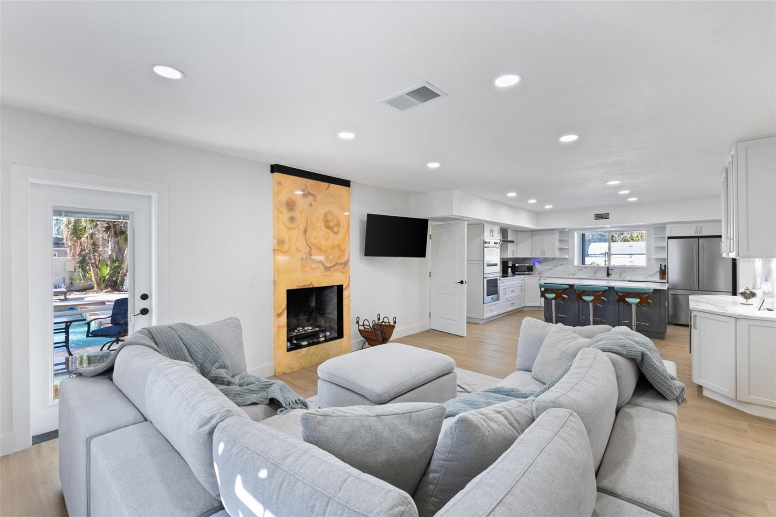 PASADENA ON THE GULF SEC C - Residential Lease