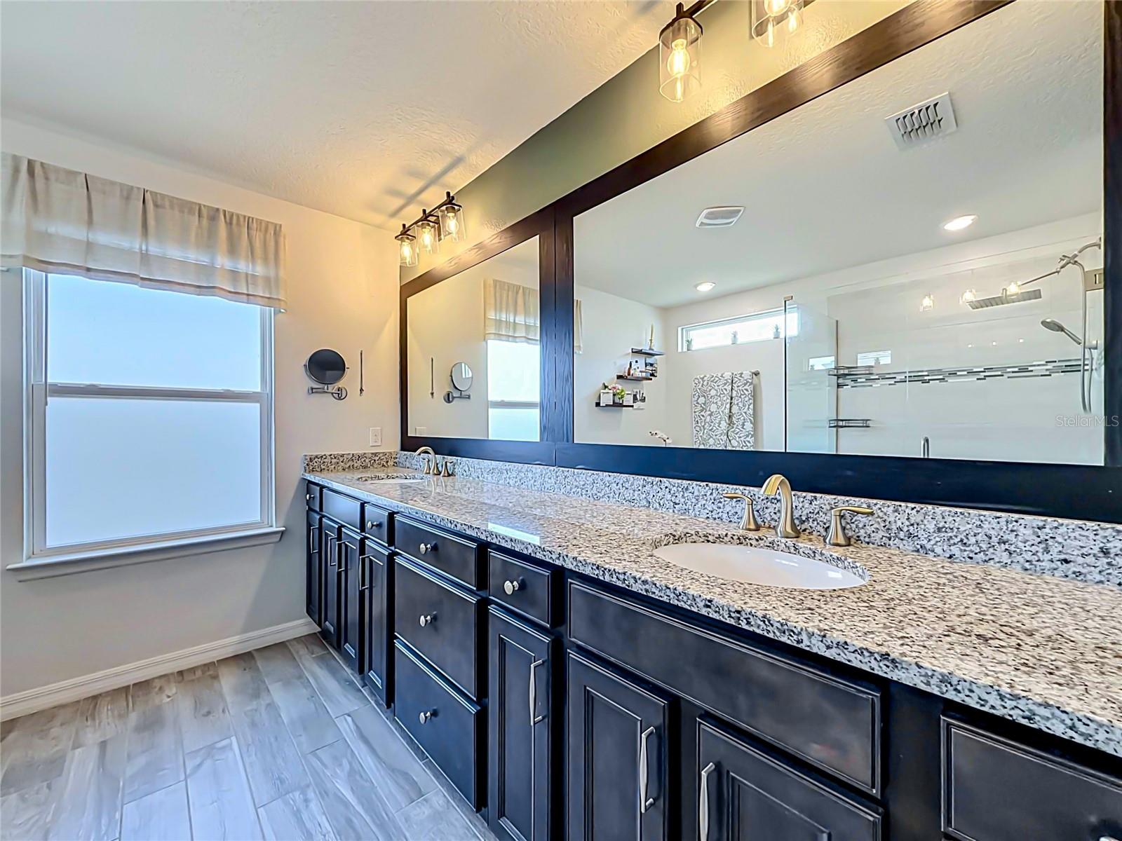LIVE OAK LAKE PH 1 - Residential