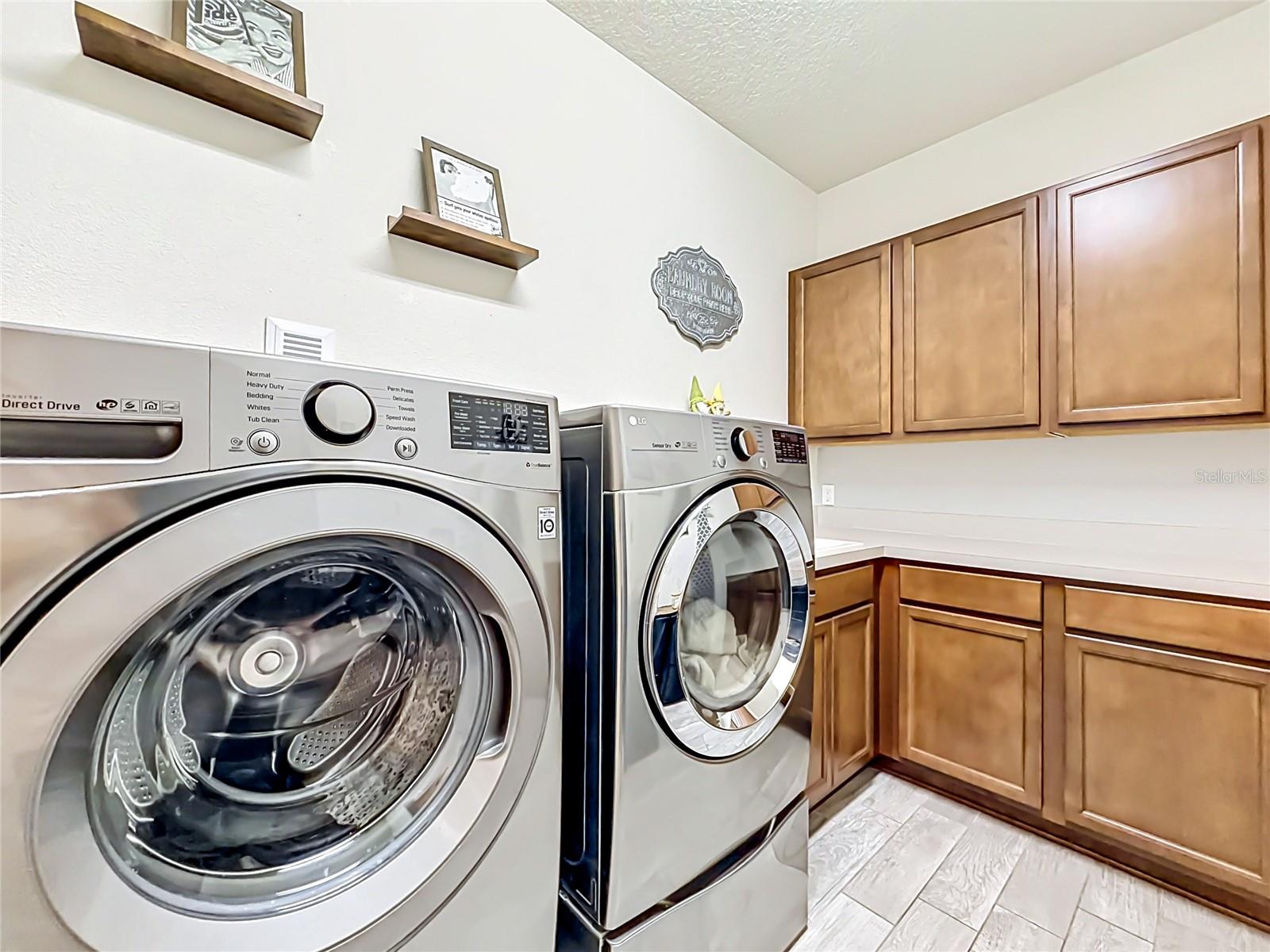 LIVE OAK LAKE PH 1 - Residential