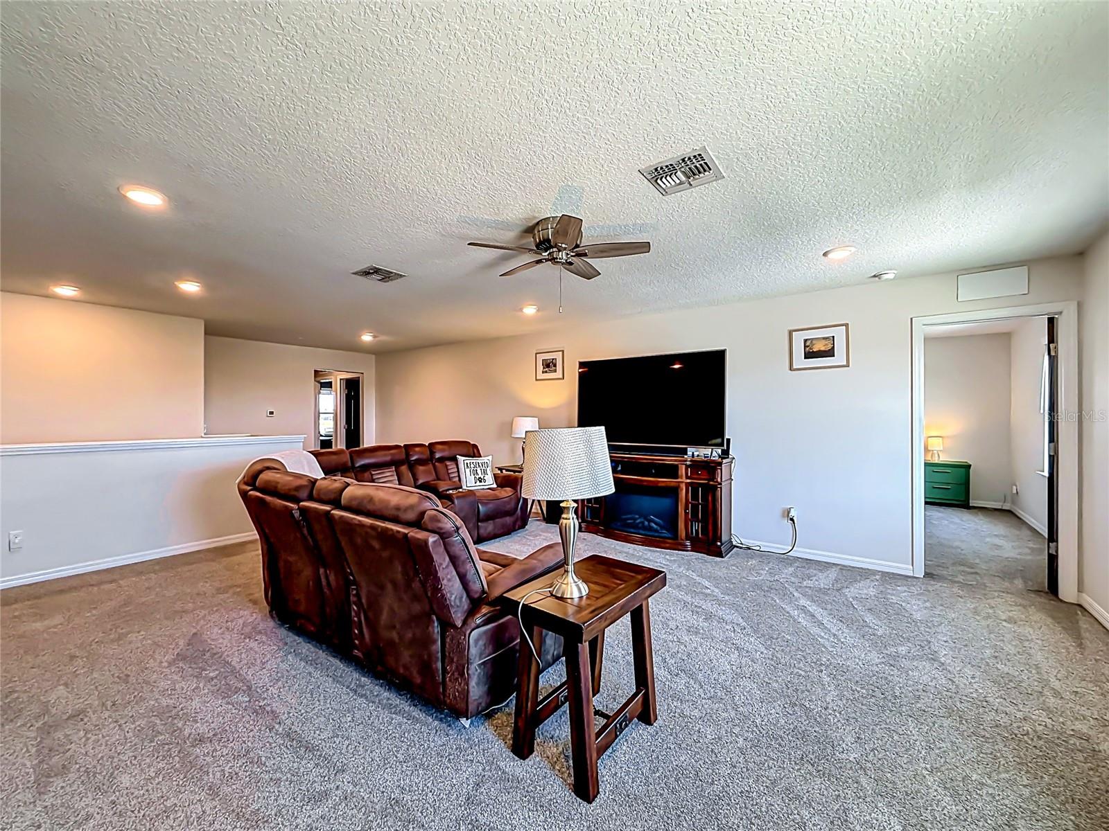 LIVE OAK LAKE PH 1 - Residential