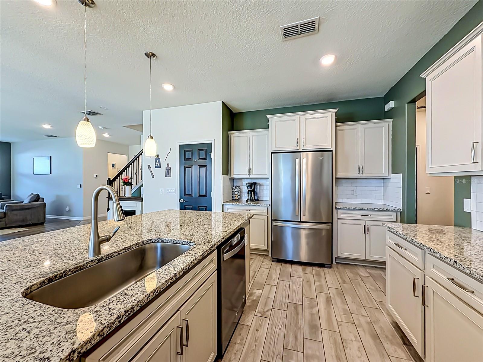 LIVE OAK LAKE PH 1 - Residential