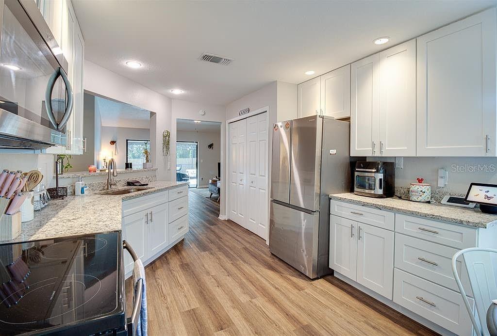 WINDSONG ESTATES - Residential