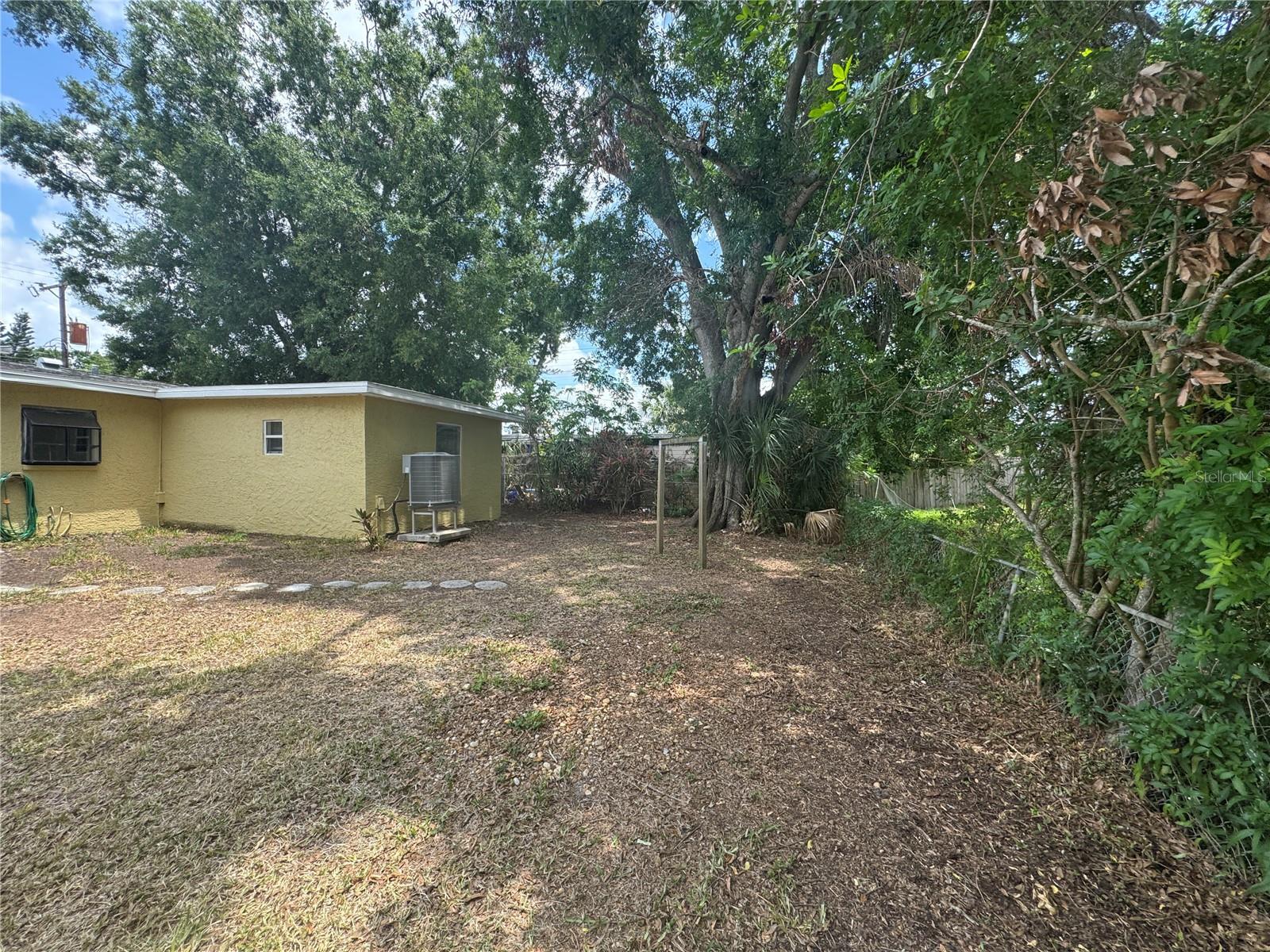 OLDSMAR COUNTRY CLUB ESTATES S - Residential Lease