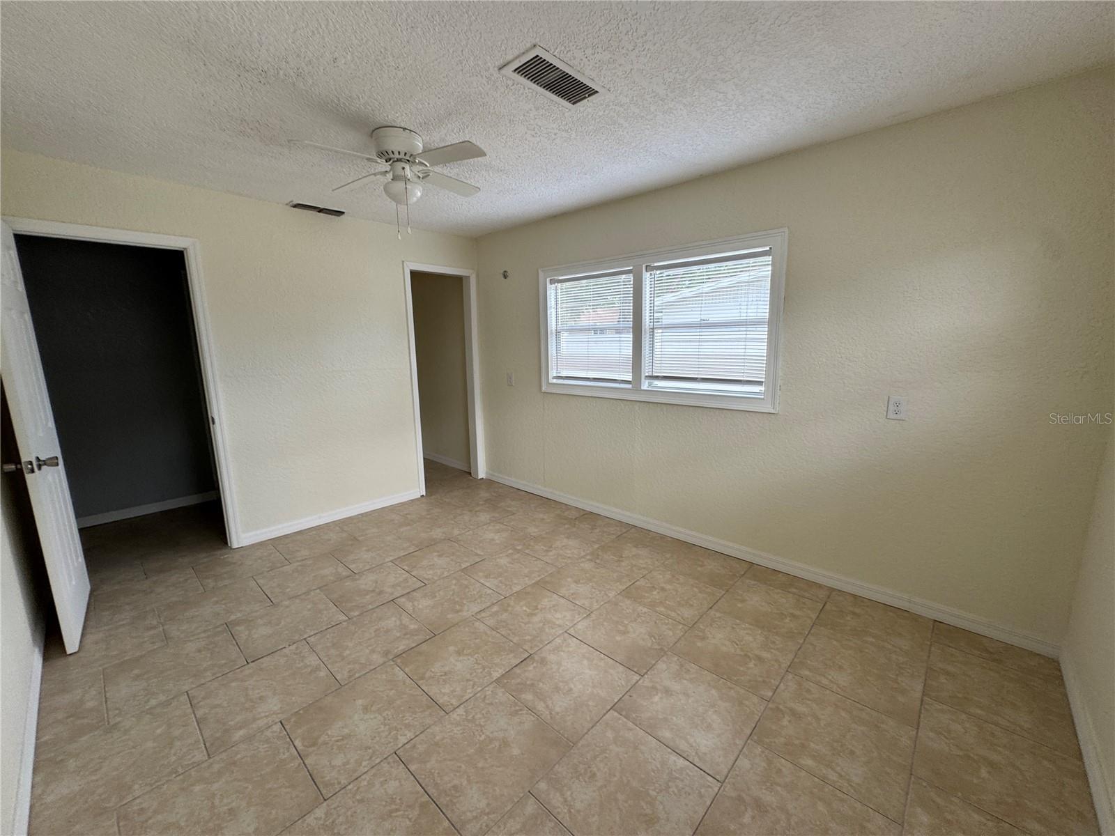 OLDSMAR COUNTRY CLUB ESTATES S - Residential Lease