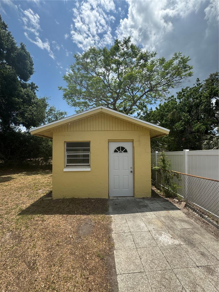 OLDSMAR COUNTRY CLUB ESTATES S - Residential Lease