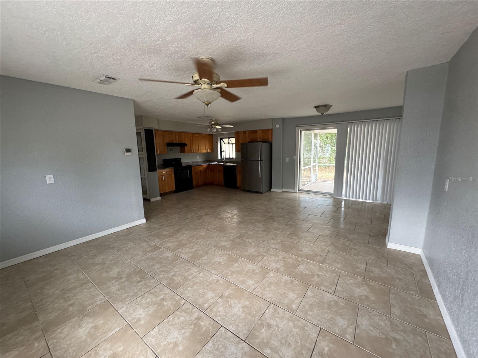 OLDSMAR COUNTRY CLUB ESTATES S - Residential Lease