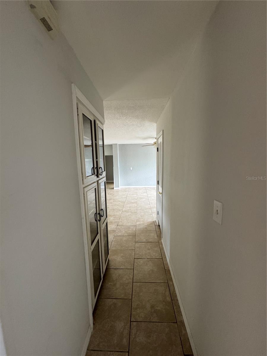 OLDSMAR COUNTRY CLUB ESTATES S - Residential Lease