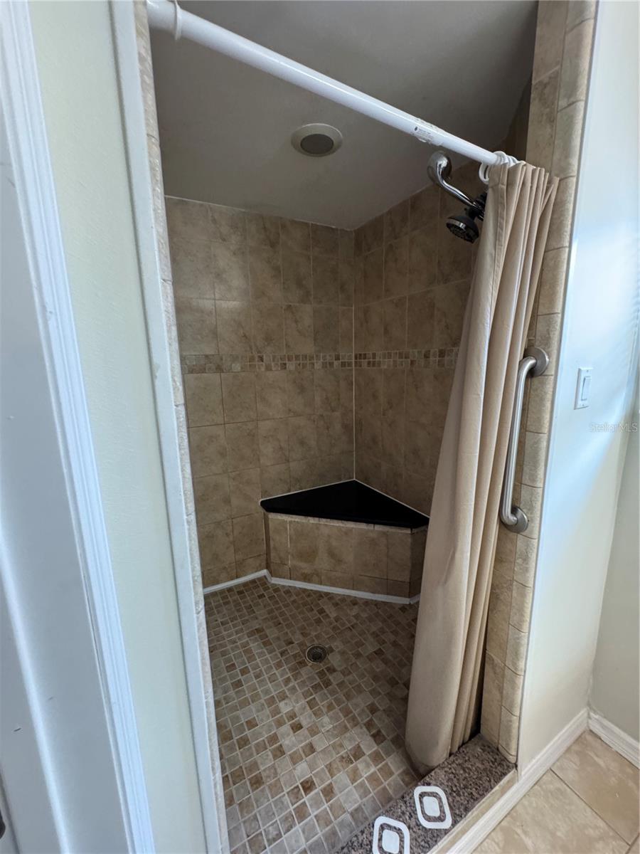 OLDSMAR COUNTRY CLUB ESTATES S - Residential Lease