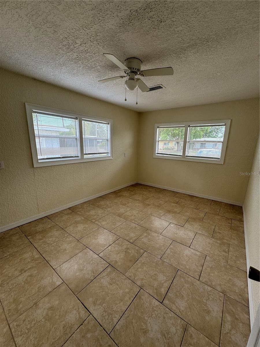 OLDSMAR COUNTRY CLUB ESTATES S - Residential Lease