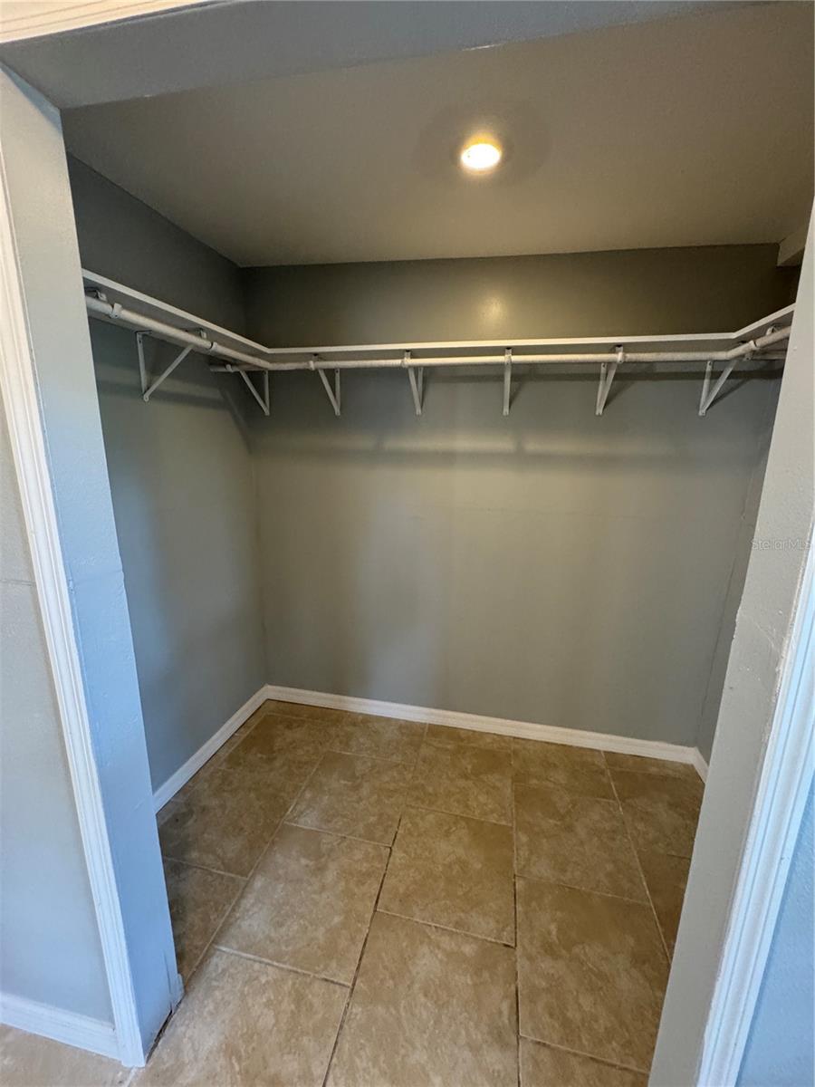 OLDSMAR COUNTRY CLUB ESTATES S - Residential Lease