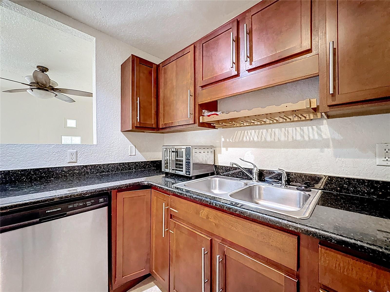 METRO/MICHIGAN PARK CONDO - Residential