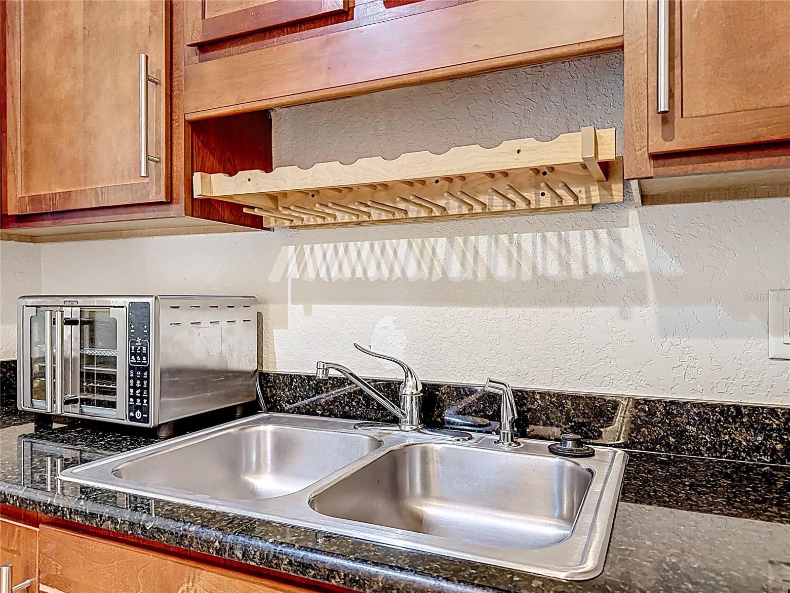 METRO/MICHIGAN PARK CONDO - Residential