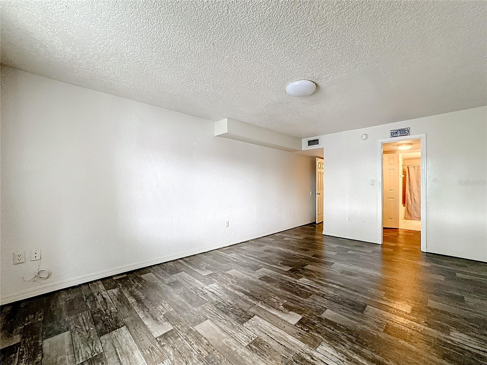 METRO/MICHIGAN PARK CONDO - Residential
