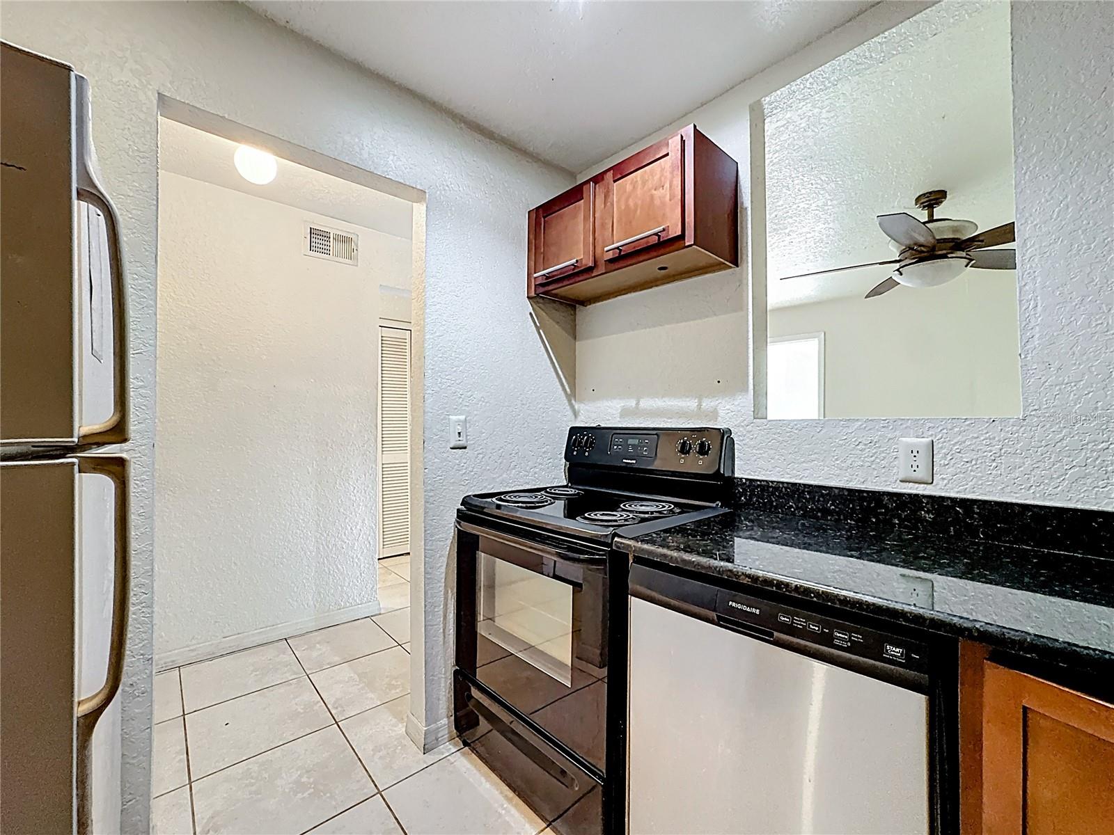 METRO/MICHIGAN PARK CONDO - Residential