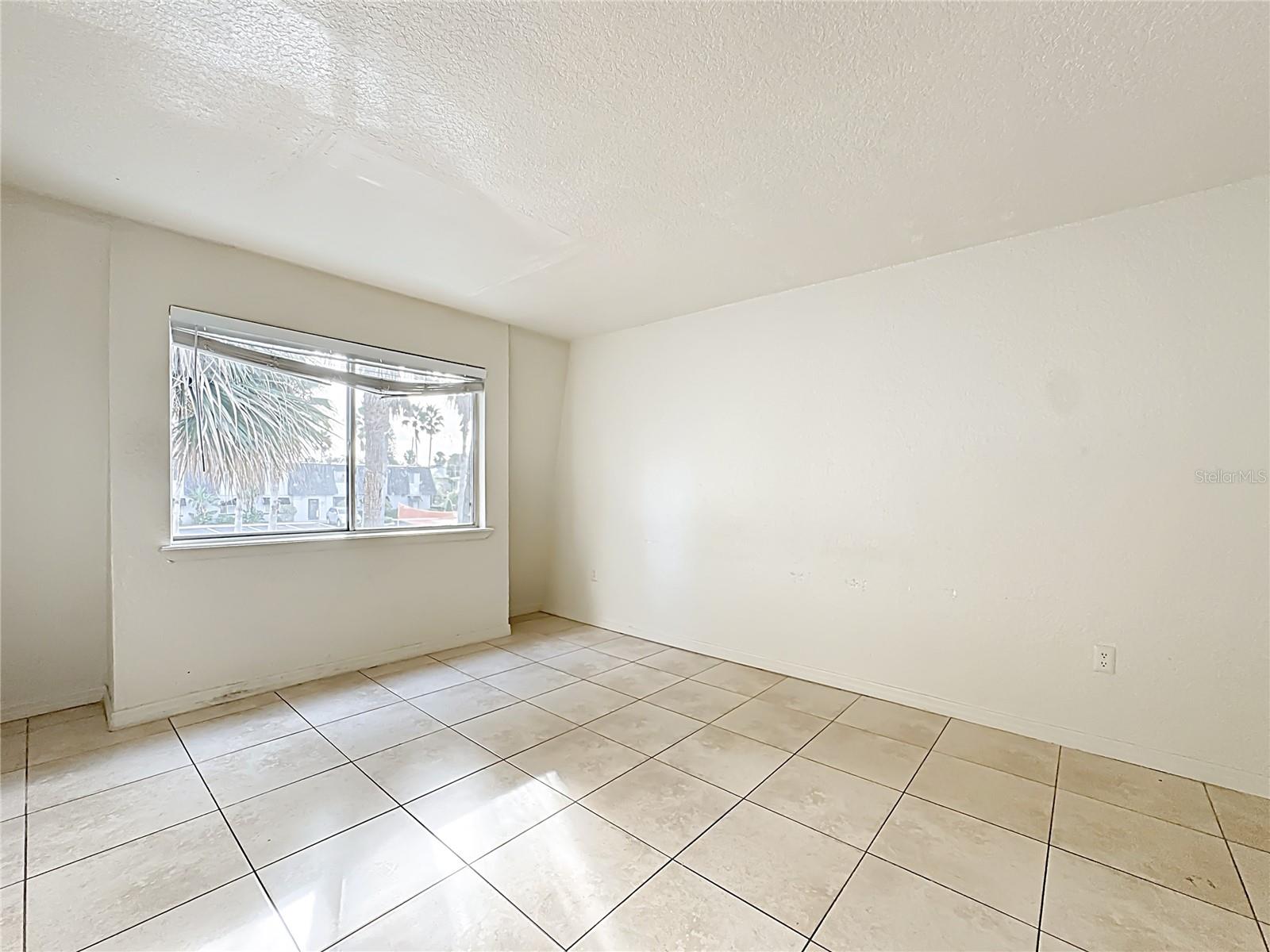 METRO/MICHIGAN PARK CONDO - Residential