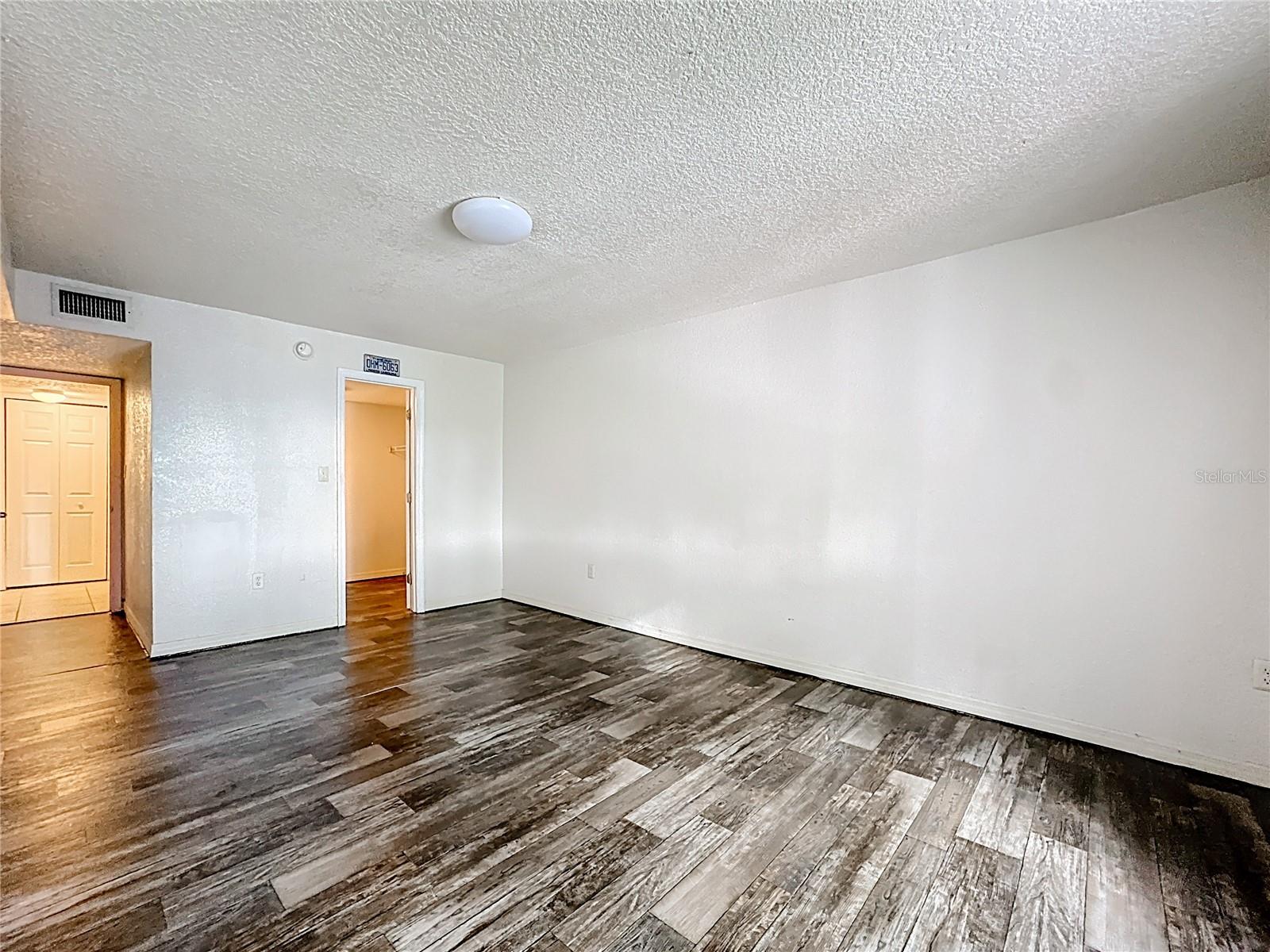 METRO/MICHIGAN PARK CONDO - Residential